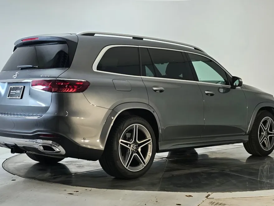 2024 Mercedes Benz GLS 450 4MATIC photo 1