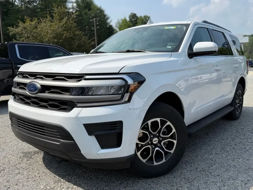 2024 Ford Expedition XLT photo 1