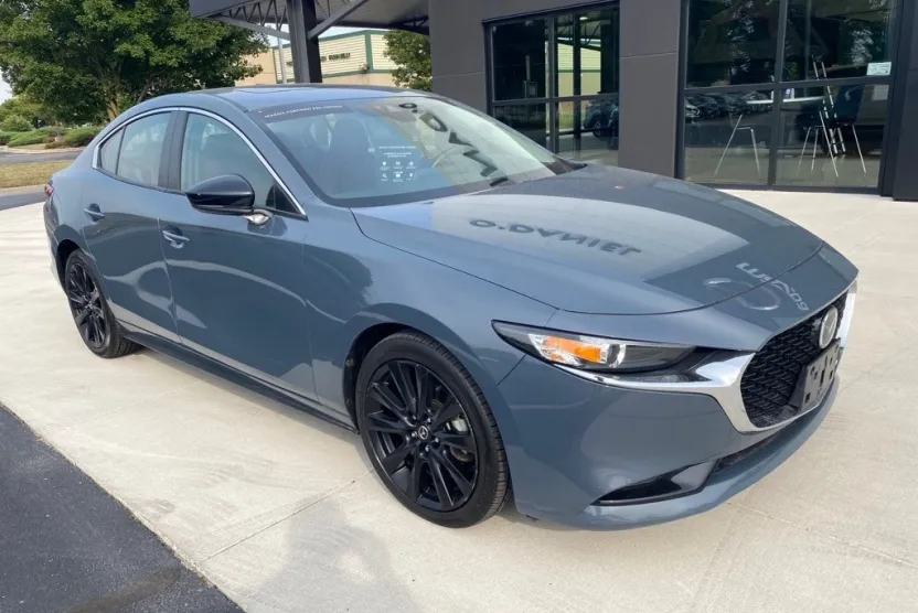 2023 Mazda Mazda3 2.5 s Carbon photo 1