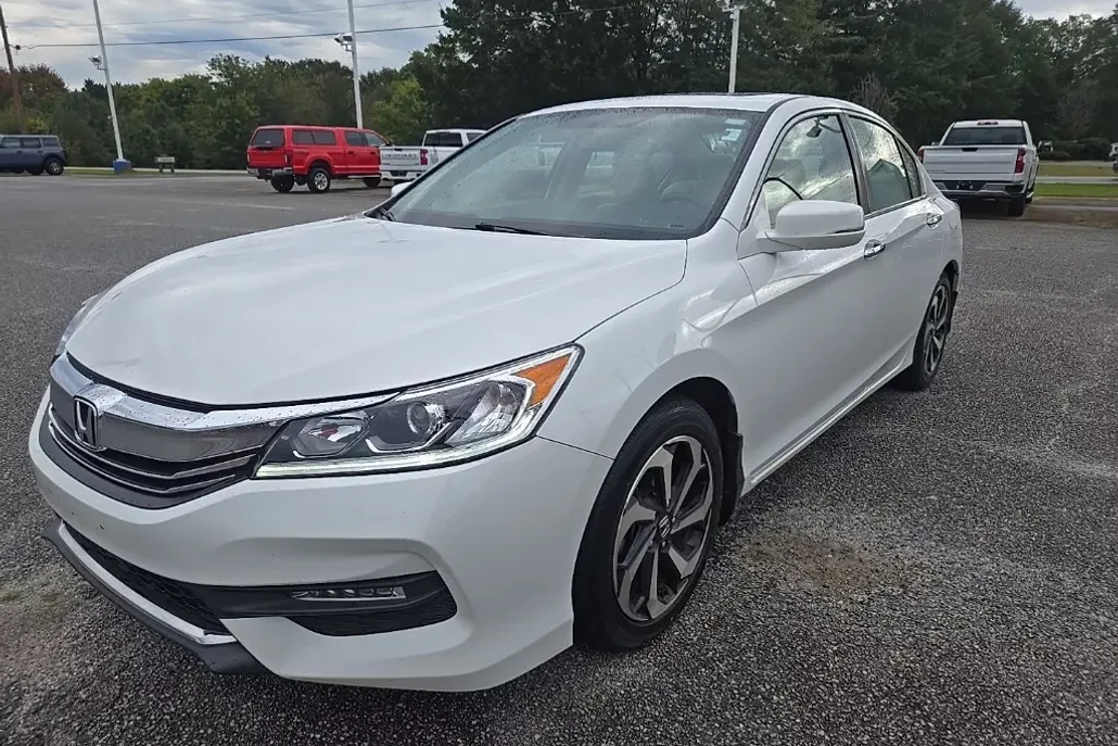 2017 Honda Accord EX photo 1