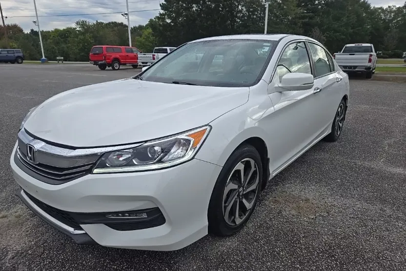 2017 Honda Accord EX photo 1