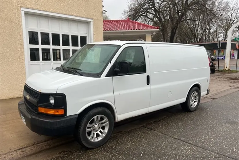 2013 Chevrolet Express 1500 Cargo photo 1