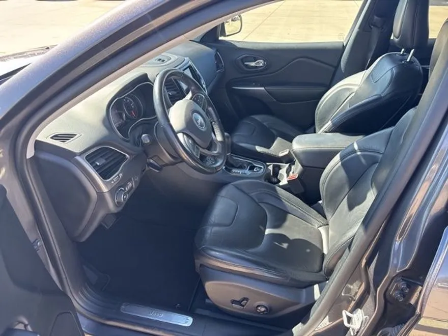 2020 Jeep Cherokee Limited photo 1