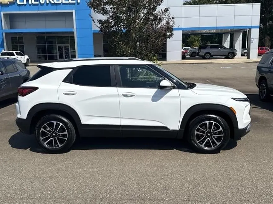 2026 Chevrolet Trailblazer LT photo 1