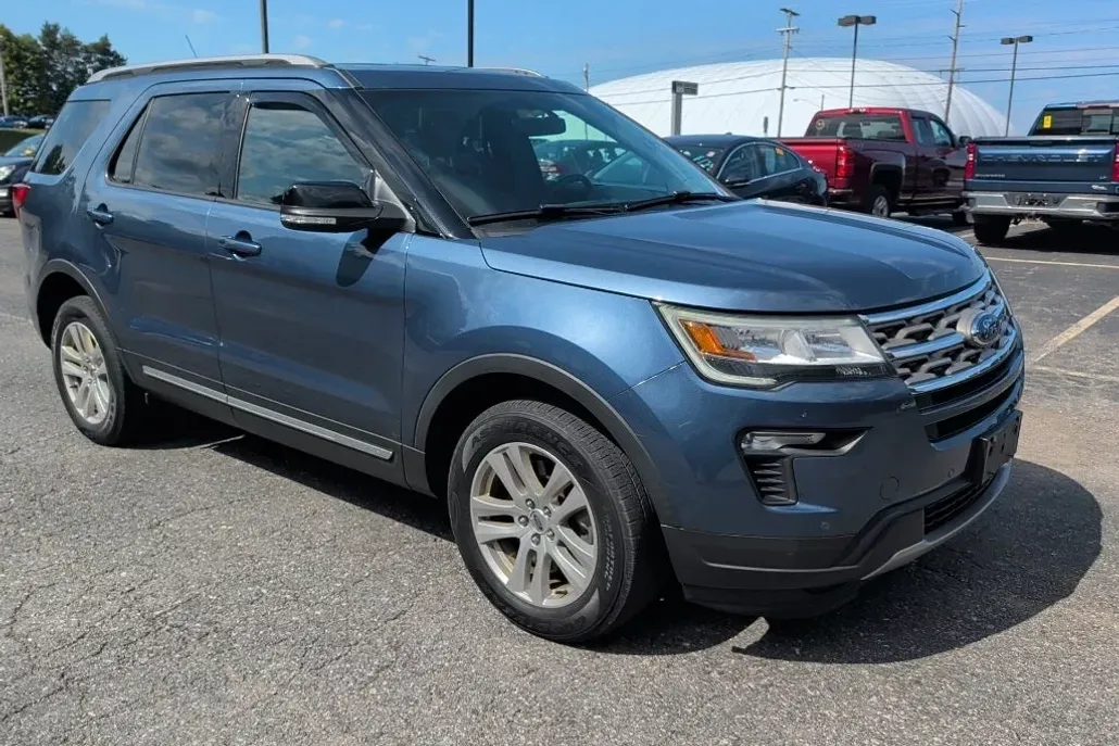 2018 Ford Explorer XLT photo 1
