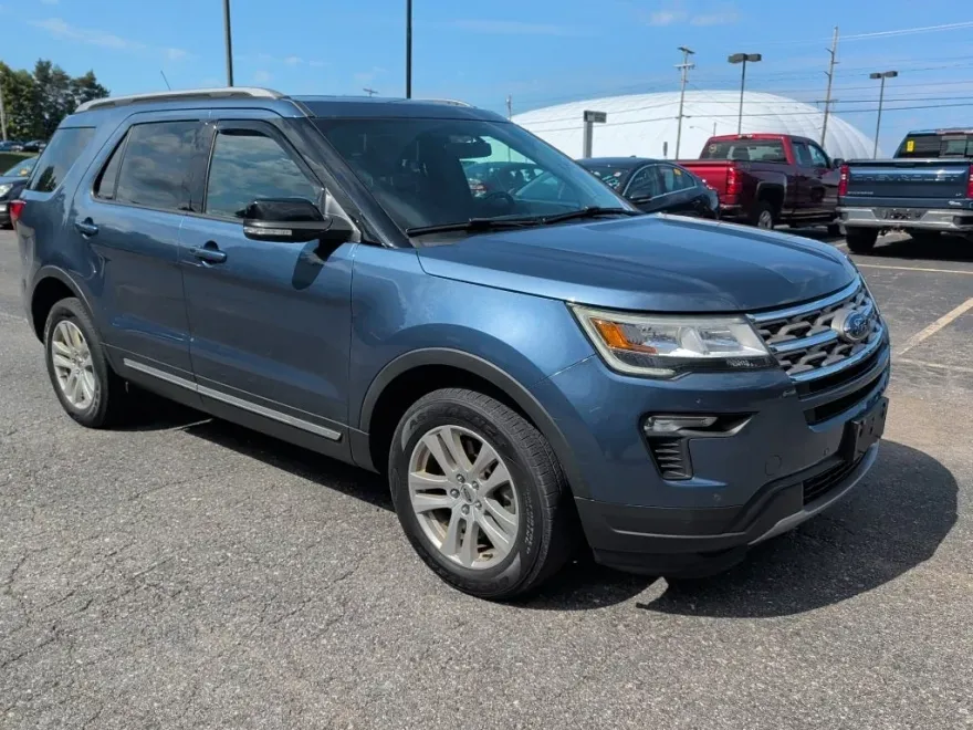 2018 Ford Explorer XLT photo 1