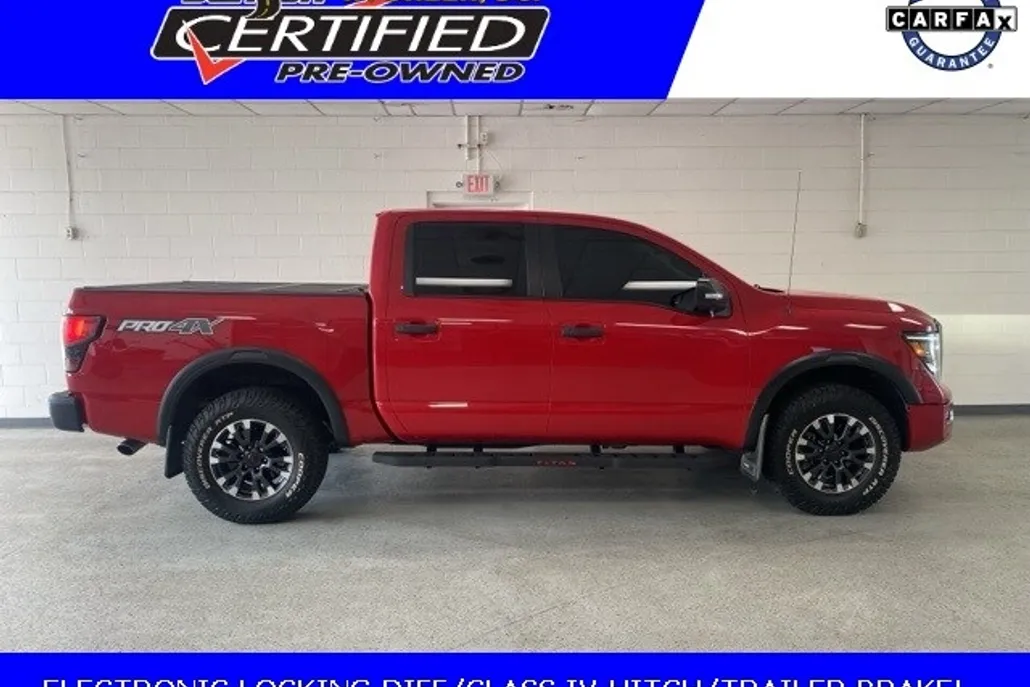 2021 Nissan Titan PRO-4X Crew Cab photo 1