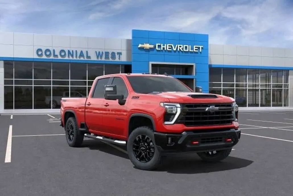 2025 Chevrolet Silverado 3500HD LT photo 1