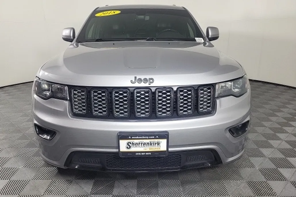 2018 Jeep Grand Cherokee Altitude photo 1