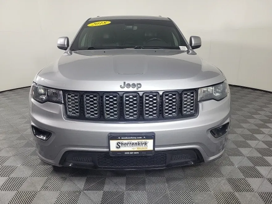 2018 Jeep Grand Cherokee Altitude photo 1