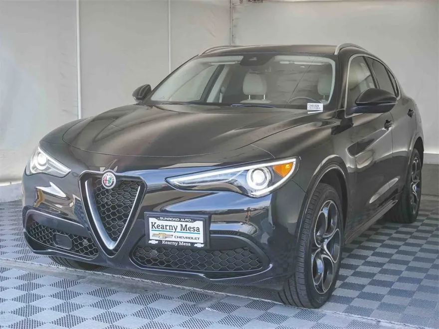2020 Alfa Romeo Stelvio Ti photo 1