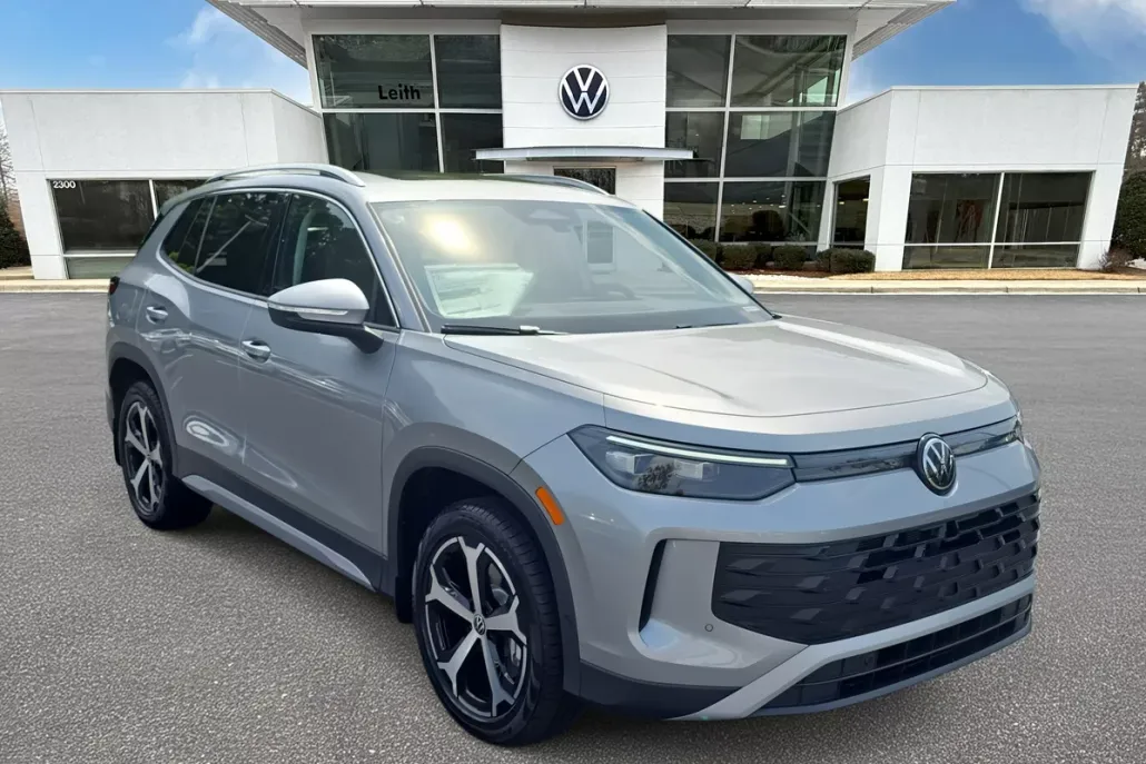 2025 Volkswagen Tiguan SE photo 1