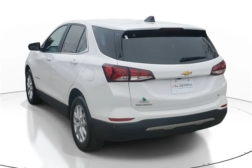 2023 Chevrolet Equinox LT photo 1