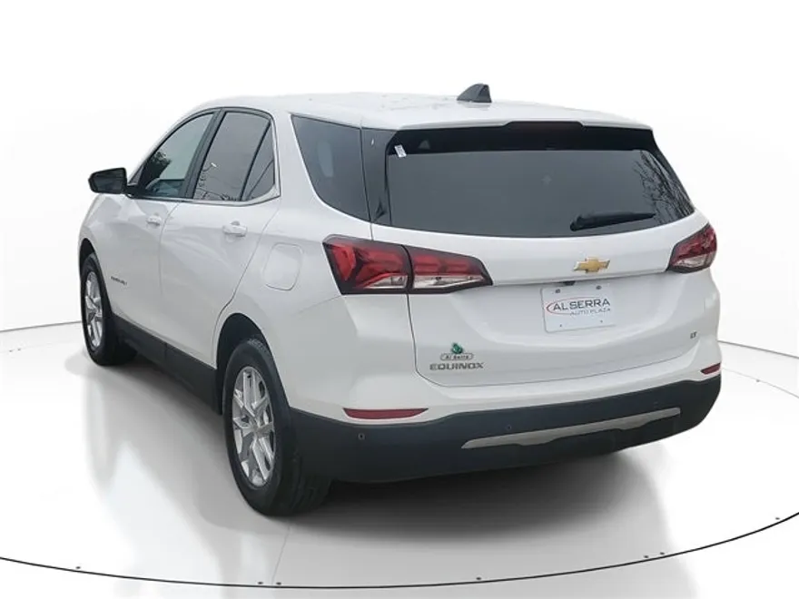 2023 Chevrolet Equinox LT photo 1