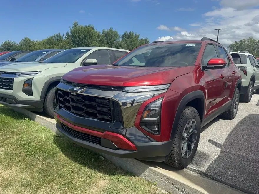 2026 Chevrolet Equinox ACTIV photo 1