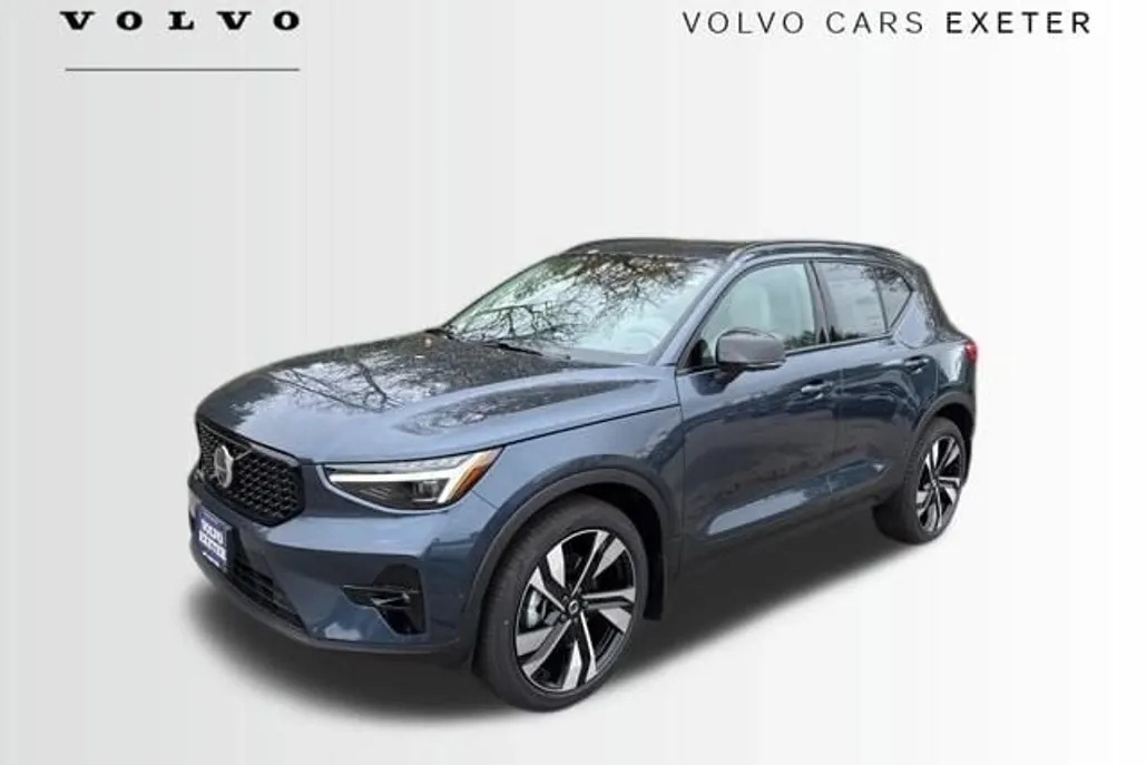2026 Volvo XC40 photo 1