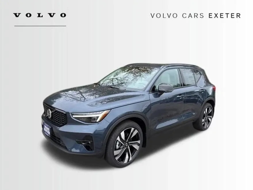2026 Volvo XC40 photo 1