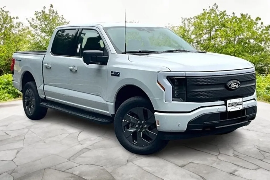 2025 Ford F-150 Lightning photo 1