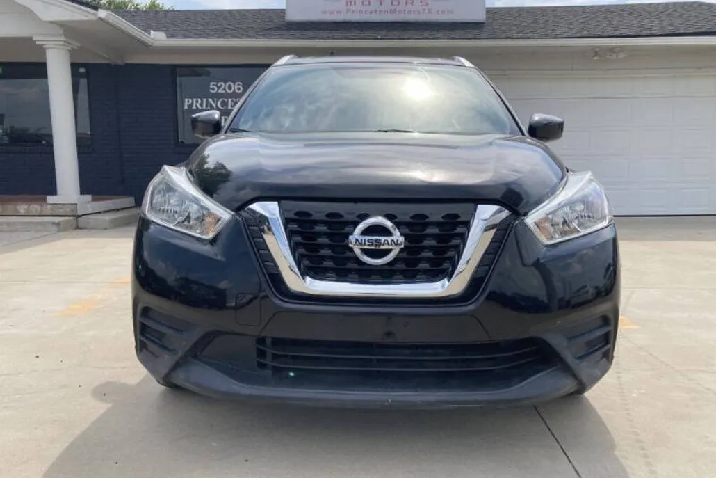 2019 Nissan Kicks S photo 1
