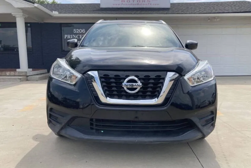 2019 Nissan Kicks S photo 1