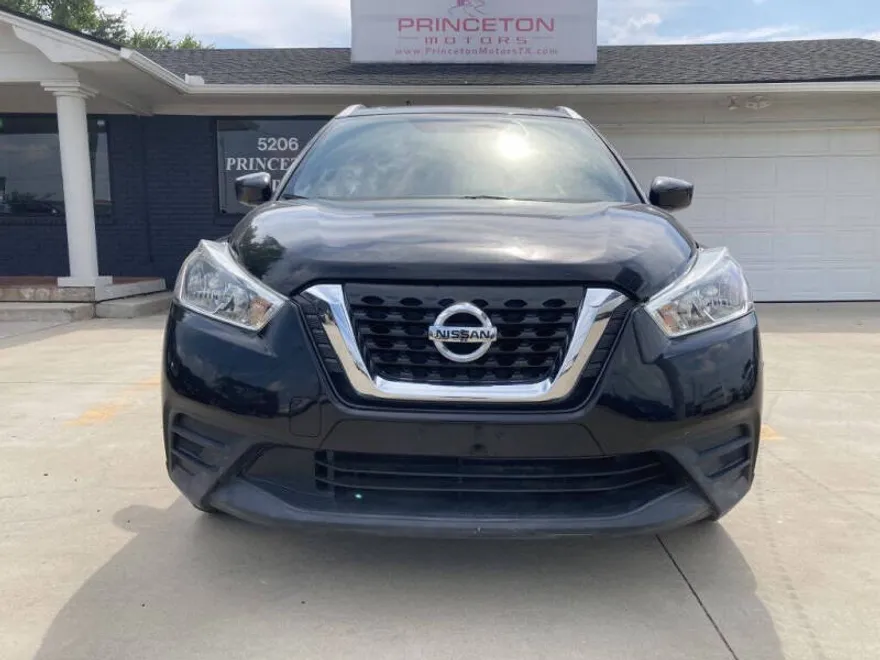 2019 Nissan Kicks S photo 1