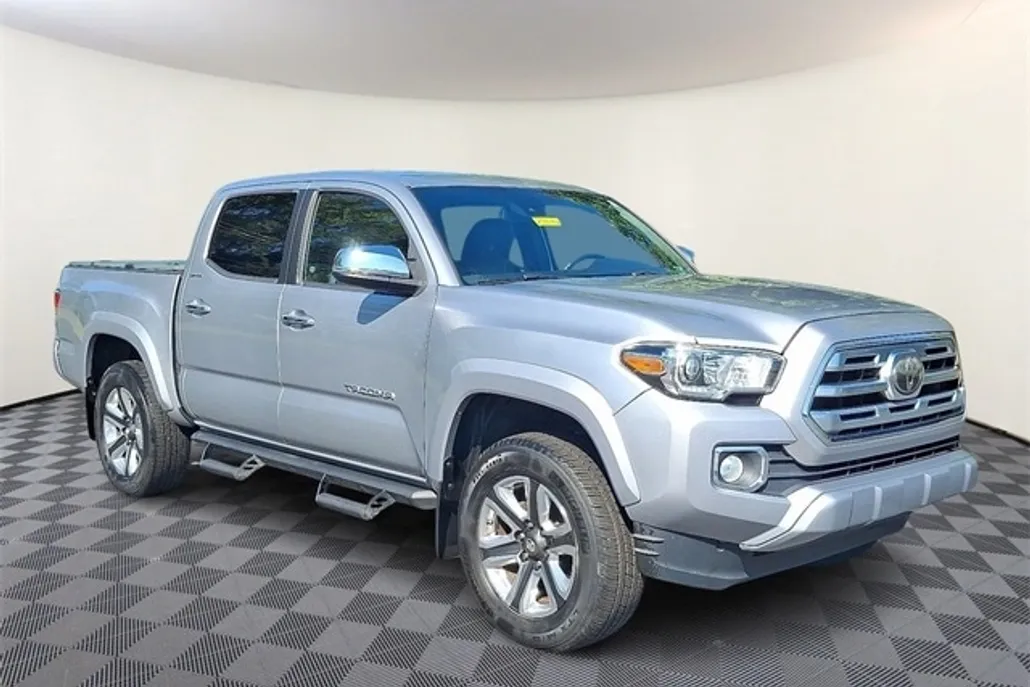 2019 Toyota Tacoma Limited photo 1