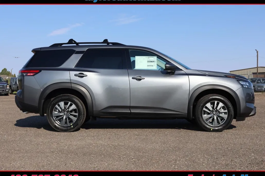 2025 Nissan Pathfinder SV photo 1
