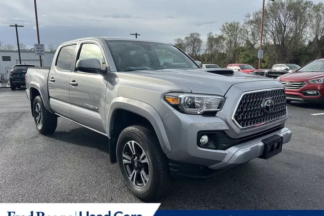 2019 Toyota Tacoma TRD Sport V6 photo 1