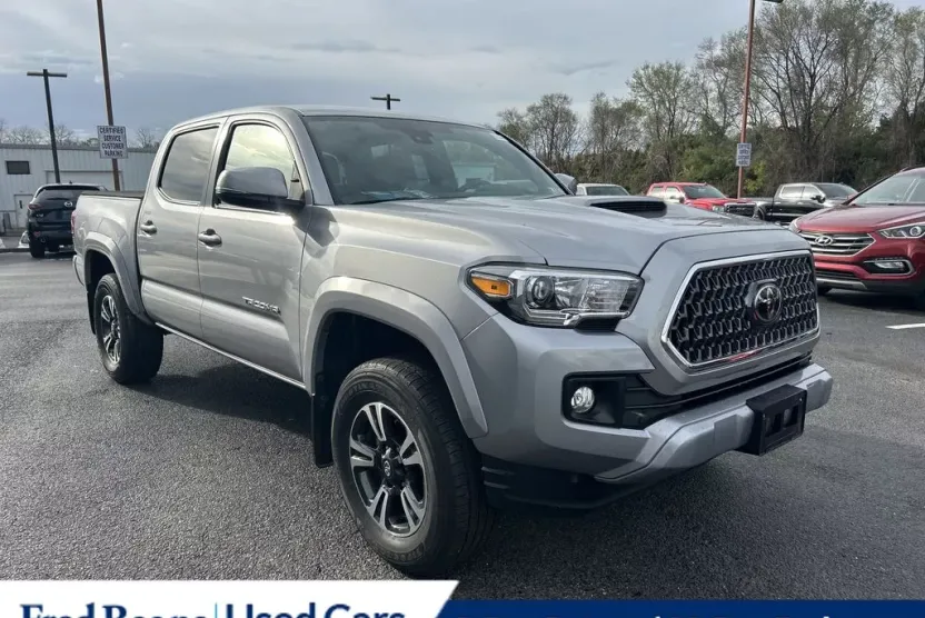 2019 Toyota Tacoma TRD Sport V6 photo 1