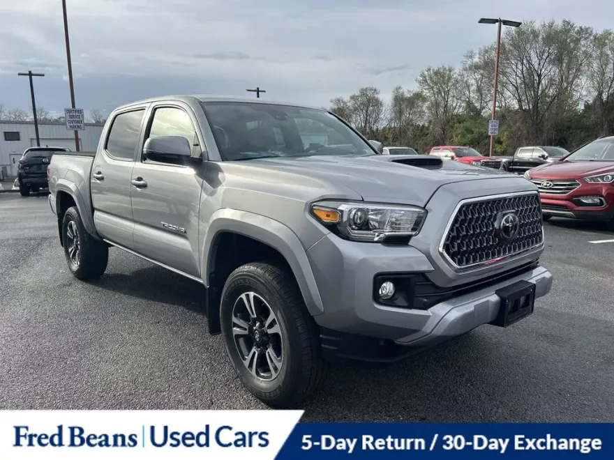 2019 Toyota Tacoma TRD Sport V6 photo 1