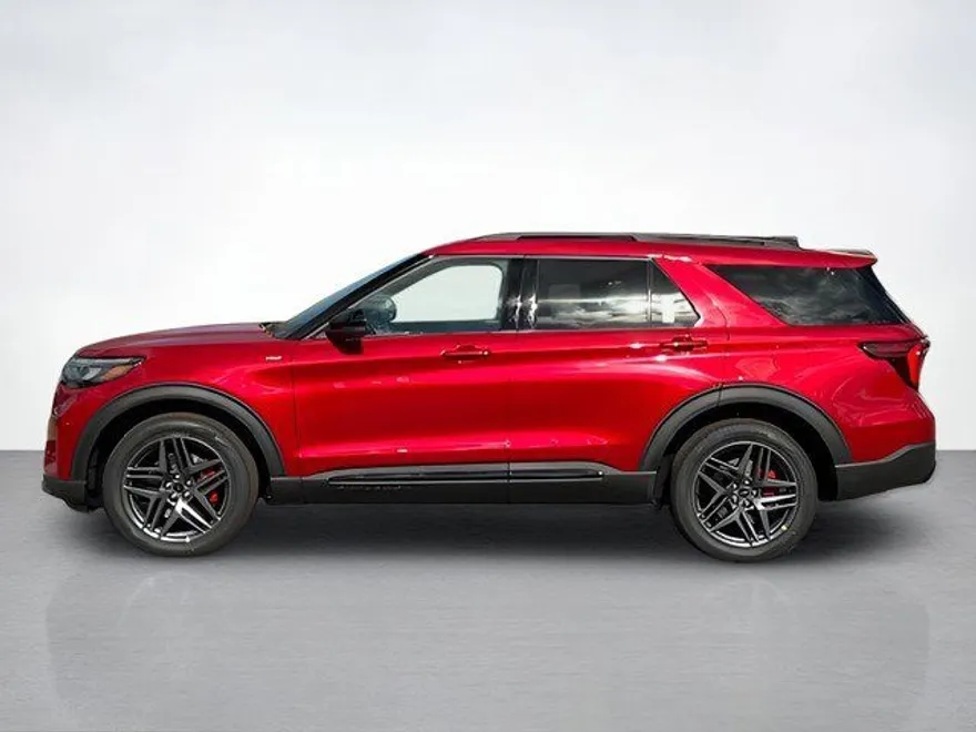 2025 Ford Explorer ST-Line photo 1
