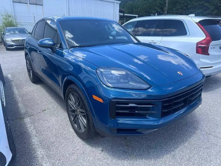 2024 Porsche Cayenne photo 1