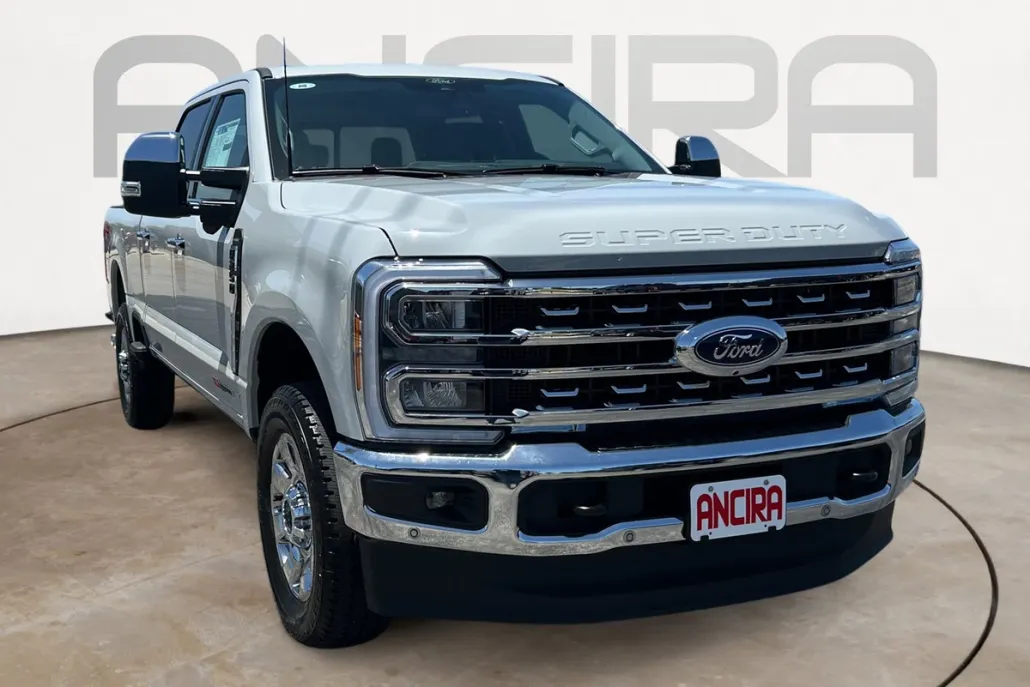 2025 Ford F-250 Lariat photo 1