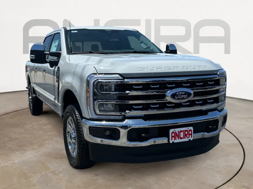 2025 Ford F-250 Lariat photo 1
