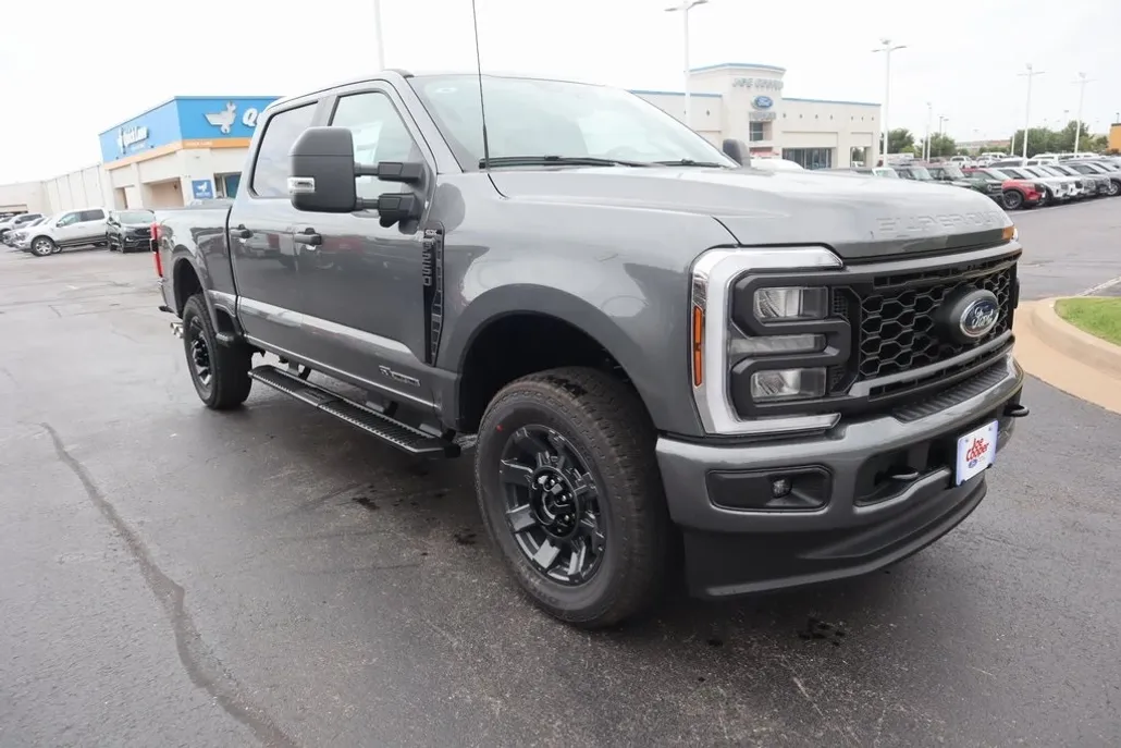 2025 Ford F-250 XL photo 1