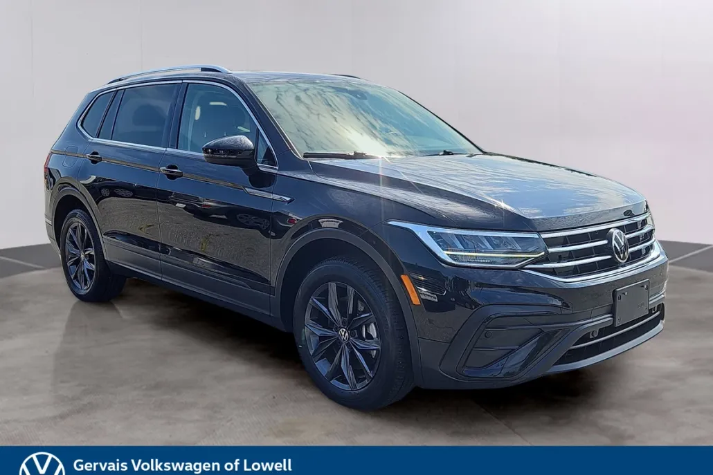 2023 Volkswagen Tiguan SE photo 1