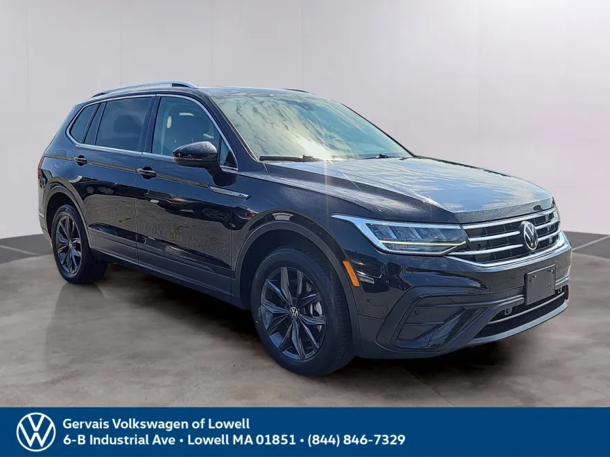 2023 Volkswagen Tiguan SE photo 1