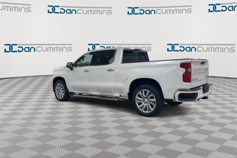2019 Chevrolet Silverado 1500 High Country photo 1