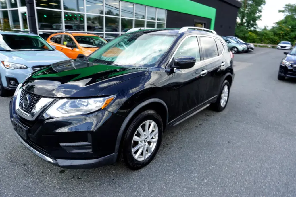 2019 Nissan Rogue AWD SV photo 1