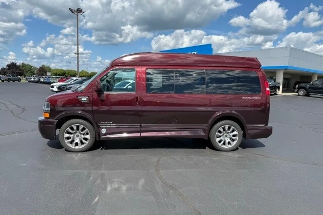 2022 Chevrolet Express 2500 Work Van Cargo photo 1