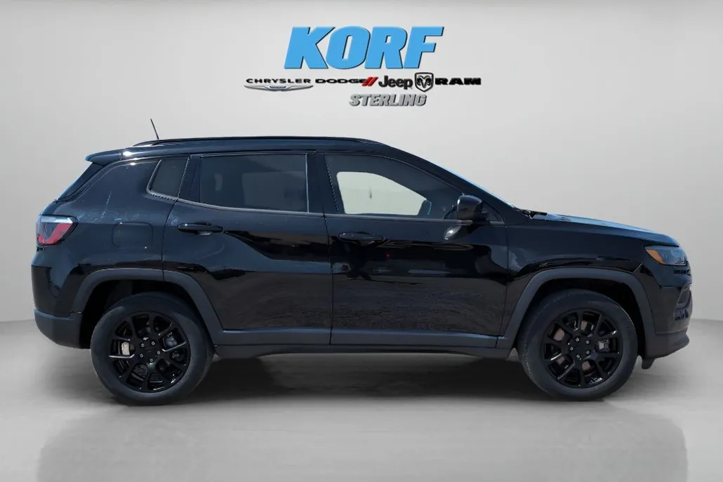 2023 Jeep Compass Altitude photo 1