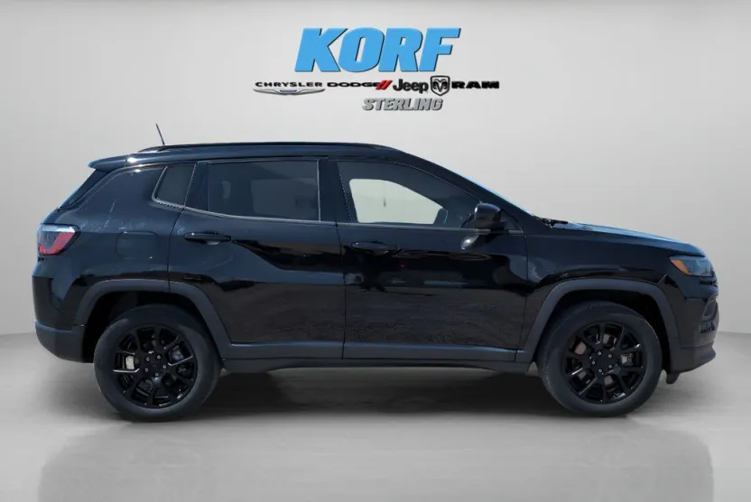 2023 Jeep Compass Altitude photo 1
