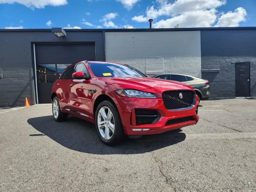2018 Jaguar F-PACE R-Sport photo 2
