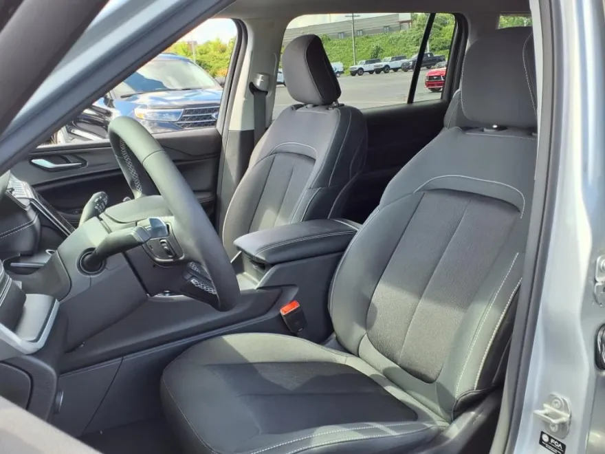 2024 Jeep Grand Cherokee Laredo photo 1
