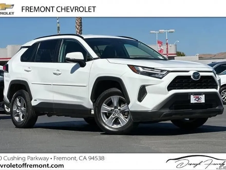 2023 Toyota RAV4 Hybrid LE photo 1