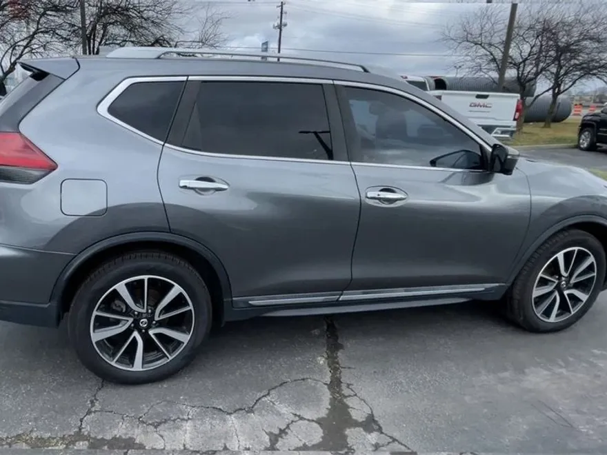 2020 Nissan Rogue SL photo 1