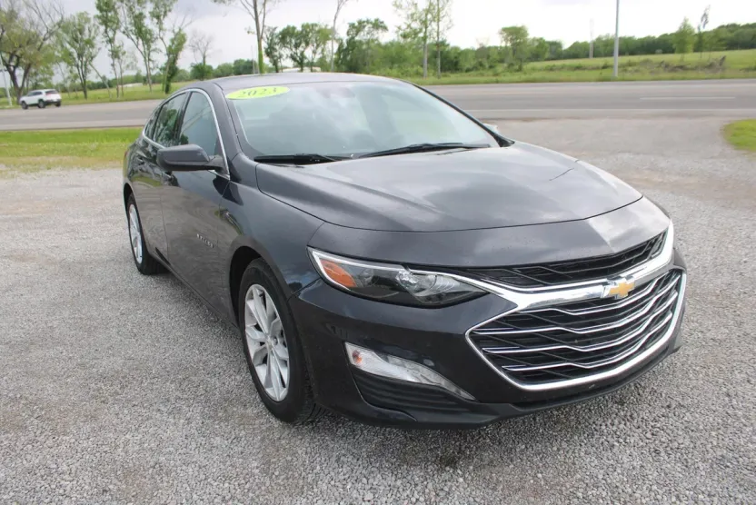 2023 Chevrolet Malibu 1LT photo 1