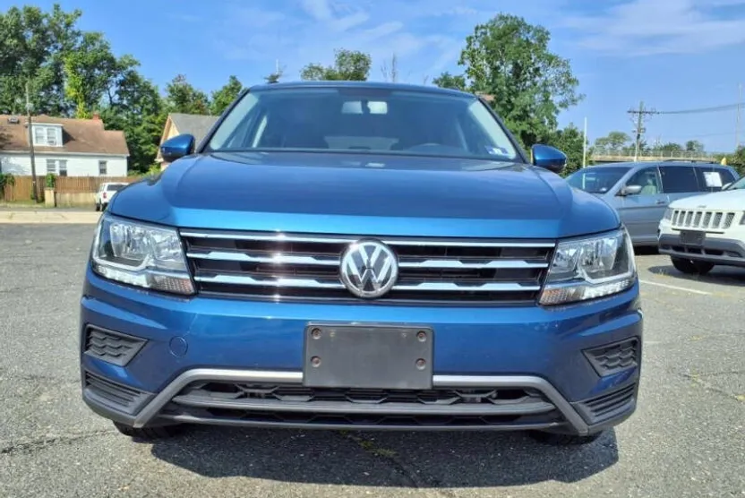 2019 Volkswagen Tiguan S photo 1