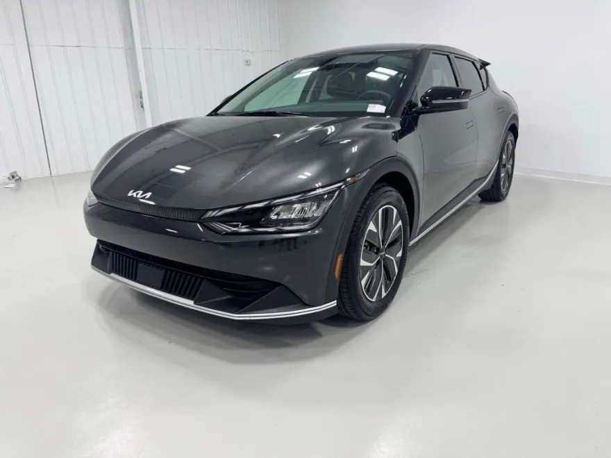 2024 Kia EV6 Light photo 1