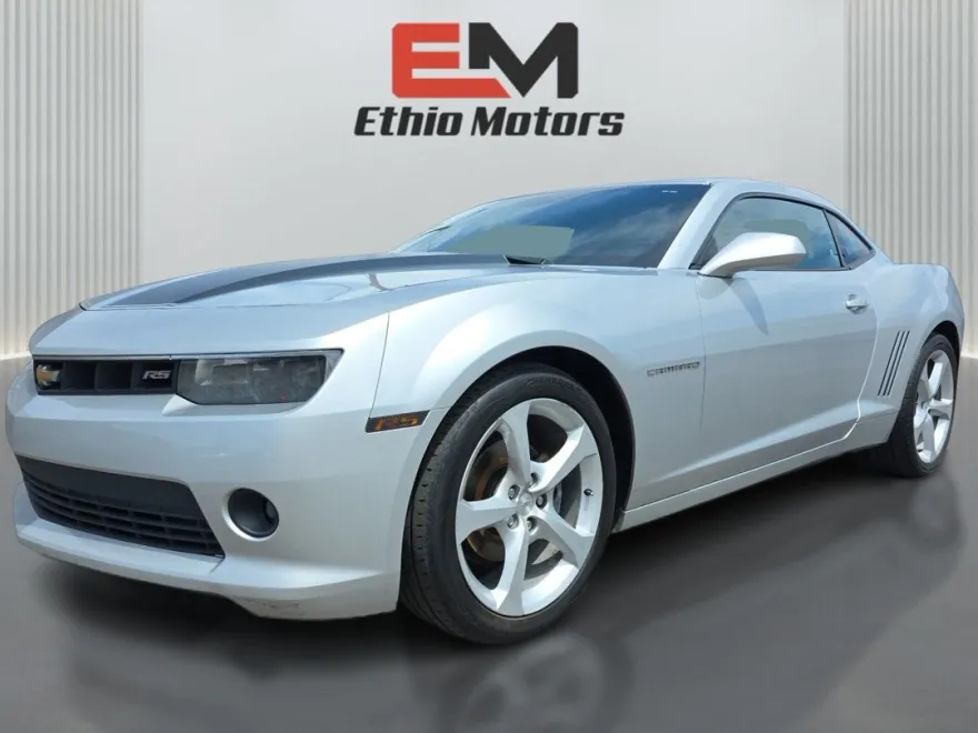 2015 Chevrolet Camaro 1LT photo 1